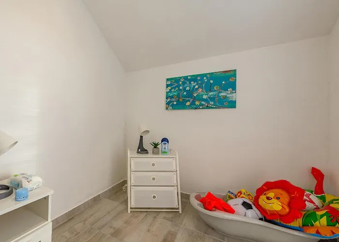 Cozy In With Wifi Appartamento Vir