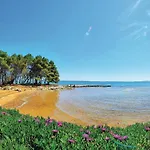 1 Bedroom Beautiful In Appartamento *