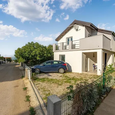 1 Bedroom Beautiful In * Вир