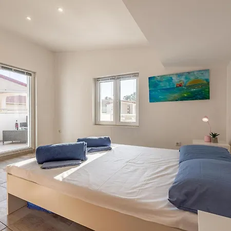 Апартаменты 1 Bedroom Beautiful In *