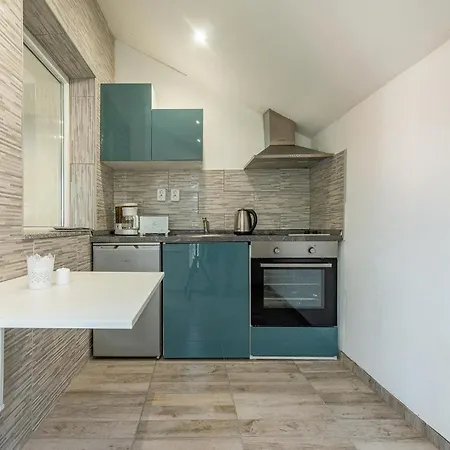1 Bedroom Beautiful In Вир