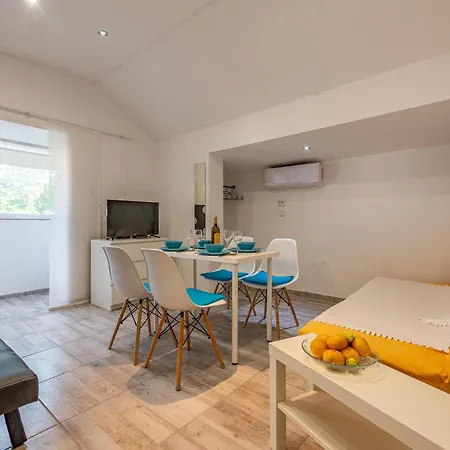 1 Bedroom Beautiful In * Вир